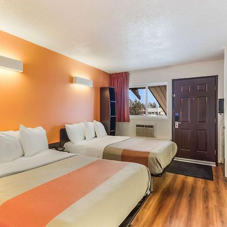 Motel 6-Lethbridge, Ab Exteriör bild